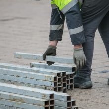 Į viršų stiebiasi Kauno kalėdinės eglutės karkasas: netrukus atkeliaus ir dekoracijos