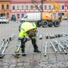 Į viršų stiebiasi Kauno kalėdinės eglutės karkasas: netrukus atkeliaus ir dekoracijos