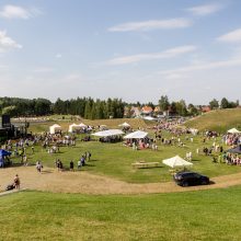 Antrasis „Naisių vasaros“ festivalis – kitoks: susirinko ir garsūs atlikėjai, ir gausi auditorija 