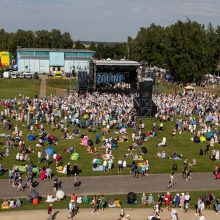 Antrasis „Naisių vasaros“ festivalis – kitoks: susirinko ir garsūs atlikėjai, ir gausi auditorija 