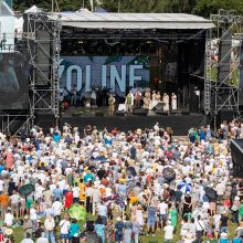 Antrasis „Naisių vasaros“ festivalis – kitoks: susirinko ir garsūs atlikėjai, ir gausi auditorija 