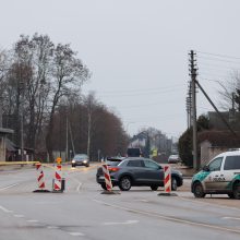 Kleboniškio tilto griūtis: baiminamasi, kad gali dar lūžti, koreguojamos eismo schemos