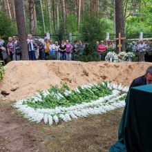 Kaune amžinojo poilsio atgulė A. Adamkienė: ji dovana nuo Dievo mums