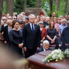Kaune amžinojo poilsio atgulė A. Adamkienė: ji dovana nuo Dievo mums