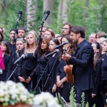 Kaune amžinojo poilsio atgulė A. Adamkienė: ji dovana nuo Dievo mums