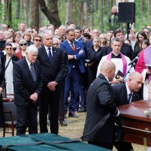 Kaune amžinojo poilsio atgulė A. Adamkienė: ji dovana nuo Dievo mums