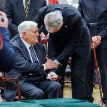Kaune amžinojo poilsio atgulė A. Adamkienė: ji dovana nuo Dievo mums