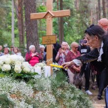 Kaune amžinojo poilsio atgulė A. Adamkienė: ji dovana nuo Dievo mums