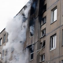 Savivaldybė: į viešbučius perkelta 16 per gaisrą iš daugiabučio evakuotų žmonių