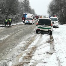 Avarija Ukmergės rajone: sužaloti vaikai pervežti į Vilniaus ir Kauno ligonines