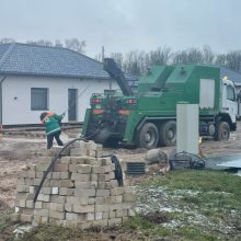 Katastrofiška gatvė Užliedžiuose: purve paskendo net šiukšliavežė
