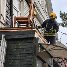 Gaisrą Žaliakalnio daugiabutyje sukėlė užsidegusios samanos tarp jo sienų rąstų