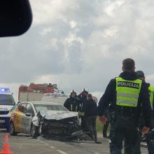 Klaipėdos rajone – smarki avarija: sužaloti keturi žmonės