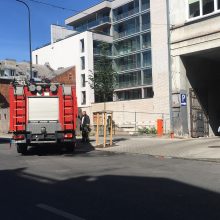 Į Kauno centrą skubėjo ugniagesiai – degė statybinės atliekos