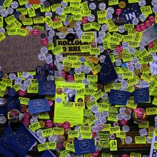 Londono gatves užkimšę demonstrantai reikalavo naujo balsavimo dėl „Brexit“