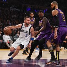 L. Jamesas ir „Lakers“ sutramdė NBA naujoką L. Dončičių