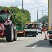 Nuo Kauno link Vilniaus – didžiulė spūstis: automobiliai vos juda