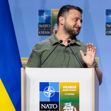 J. Stoltenbergas: naujojoje taryboje Ukraina ir NATO bendradarbiaus kaip lygios