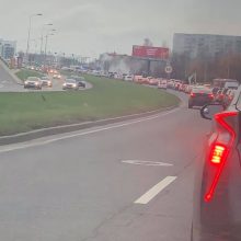 Vilniuje atvira liepsna degė viešojo transporto autobusas