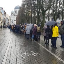 Neįtikėtina: prie „Kaunas 2022“ būstinės – milžiniška eilė