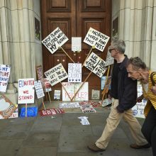 Londono gatves užkimšę demonstrantai reikalavo naujo balsavimo dėl „Brexit“