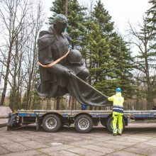 Rusija nesiliauja grasinusi Lietuvai: dėl veiksmų prieš paminklus kelia bylas