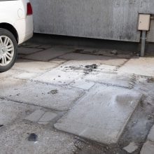 Automobilį padegę mažamečiai nustatyti, kaip ir bengališkas ugneles jiems neteisėtai pardavęs asmuo