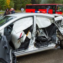Kačerginėje – autobuso ir dviejų lengvųjų automobilių avarija: viena vairuotoja girta