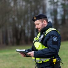 Galimai pagrobto vaiko paieška: apklausiami liudininkai, „šukuojama“ įvykio vieta