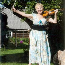 1951 m.: būtent Klaipėdoje Kristina gavo pirmąsias profesionalaus grojimo smuiku pamokas.