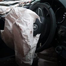 Tik pernai išsprendė problemą, dėl kurios per avarijas moterys galėdavo mirti dažniau nei vyrai
