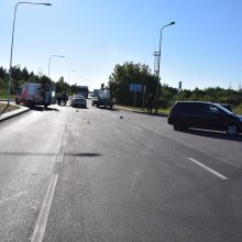 Po skaudžios motociklo ir „Toyotos“ avarijos – liudininkų paieškos