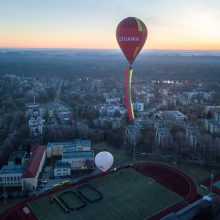 Birštonas pasitinka Lietuviškumo metus: padangėje suplevėsavo įspūdinga trispalvė