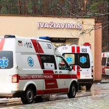 Į avariją pateko dar vienas kariuomenės automobilis – sužalotas karys