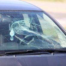 Nelaimė Vilniuje: 72-ejų vyro vairuojamas automobilis perėjoje partrenkė nepilnametę