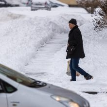 Kelininkai atkerta kritikams: esant tokioms sąlygoms įprasti kelių valymo terminai negalioja