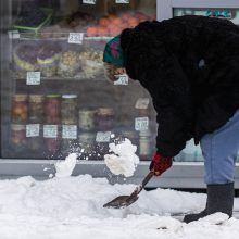 Kelininkai atkerta kritikams: esant tokioms sąlygoms įprasti kelių valymo terminai negalioja