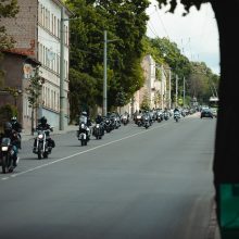 Įspūdinga: milžiniškas akmuo keliavo per Kauną į Griunvaldą