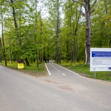 Dviračių takas Ąžuolyne: vieniems primena automagistralę, kitiems – pakilimo taką 