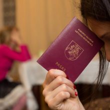 Vėl svarstomas pilietybės atėmimo klausimas: kur turėtų dėtis niekieno piliečiai?