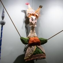 Lėlės prakalbo lietuviškai ir ukrainietiškai: graudinosi net mažuosius žiūrovus atlydėjusios mamos