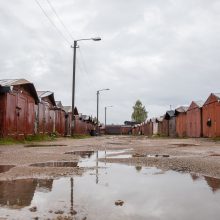 Konfliktas: ant svetimo sklypo – garažų masyvas