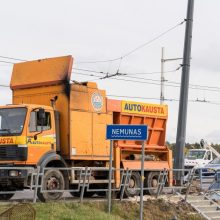 Kokius žaidimus žaidžia Panemunės tiltą, kuris vis dar apgriautas, taranavusi vairuotoja?