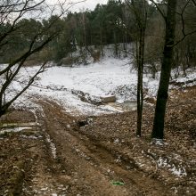 Kauniečiai sunerimo: iš kur prie Kauno marių atsirado neaiškus vamzdis?