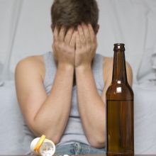 Priešingai: viešai vartoti alkoholį – jokių problemų net ir gerai žinomiems žmonėms, bet nuo alkoholizmo dauguma gydosi slapčia.