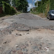 Trūko kantrybė: šioje gatvėje vos pravažiuoja ir specialiųjų tarnybų automobiliai