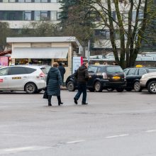 Iš troleibuso išlaipinta kaunietė: eismo organizavimas prie Klinikų – baisus