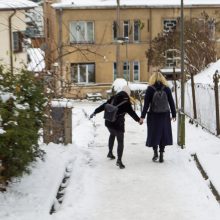 Iš žiemos spąstų gelbėjami tik vairuotojai, o pėstieji, žinokitės patys? 