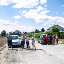 Rokų gyventojai pikti: tiesdami „Rail Baltica“ vėžę darbininkai paliko netvarką