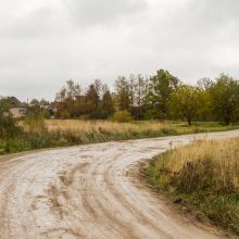 Aleksotiškių keliones į namus kartina duobės: situacija kasdien prastėja